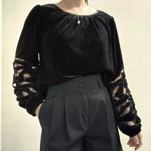 Joie Women Medium Black Velvet Cut Out structured Sleeves Boho Chic Top Blouse L